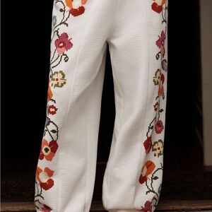 Anthropologie White Floral Embroidered Joggers sz large